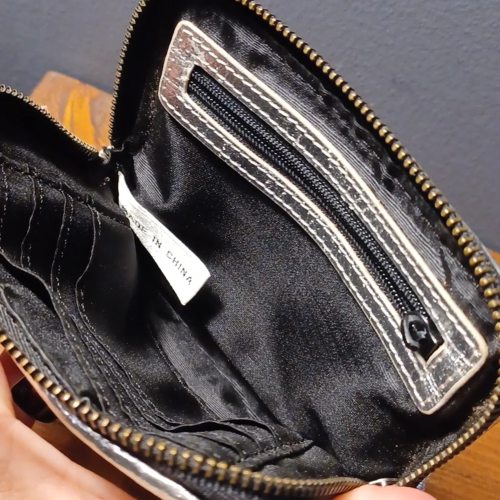 Calvin  Klein  wallet - Picture 11 of 16